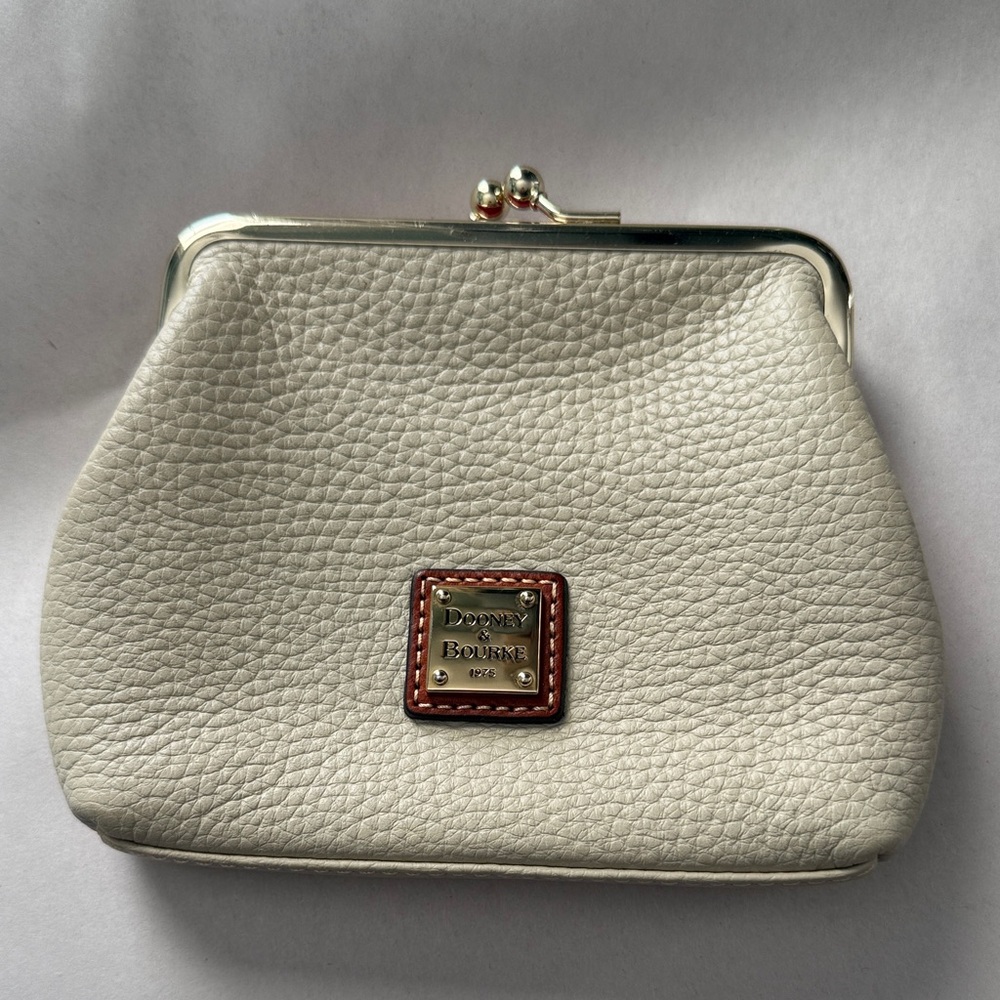 Dooney & Bourke Cream Pebbled Leather Kiss-Lock Coin Pouch with Logo Plaque